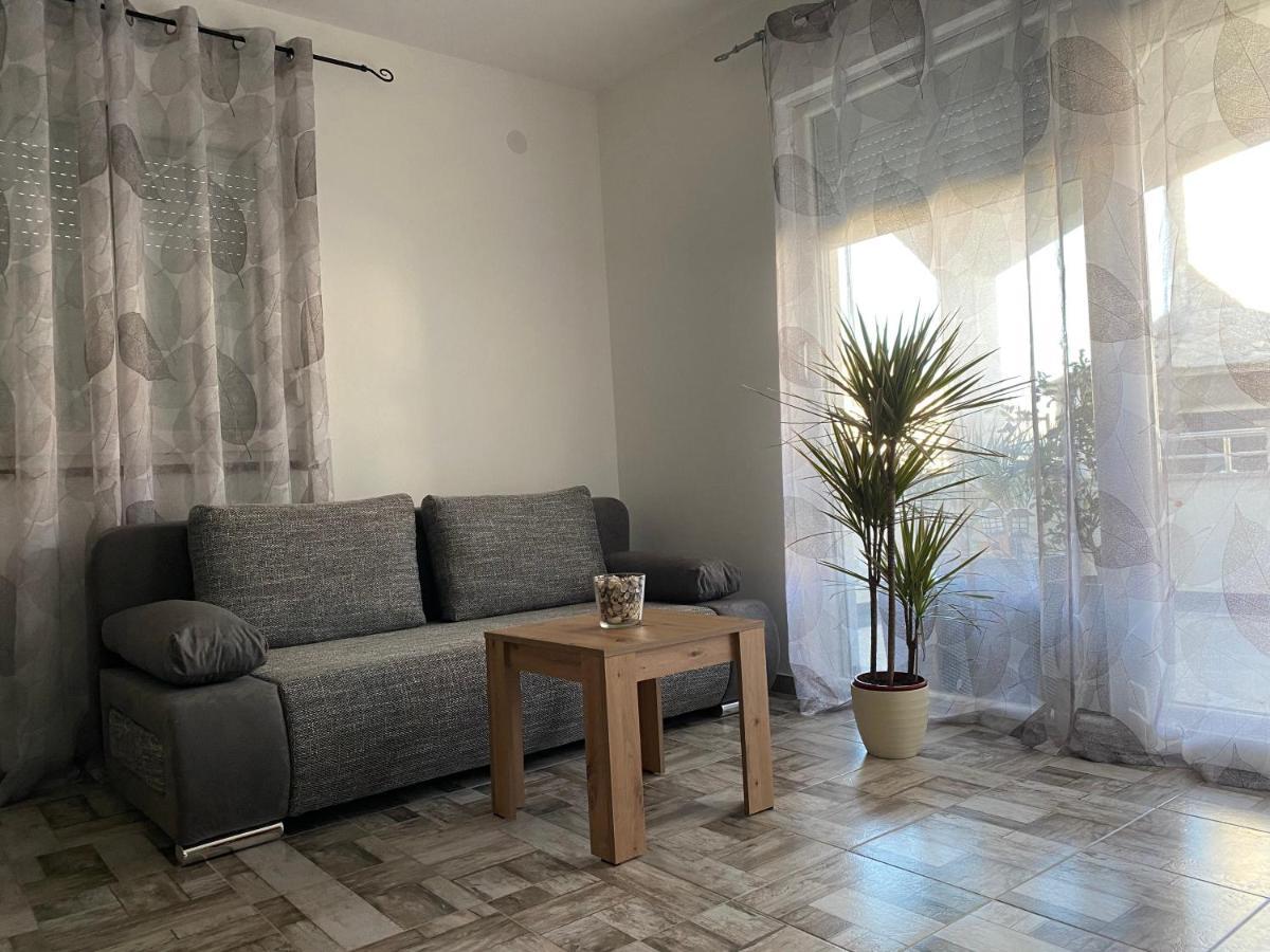 Apartment Tina Rogoznica  Esterno foto