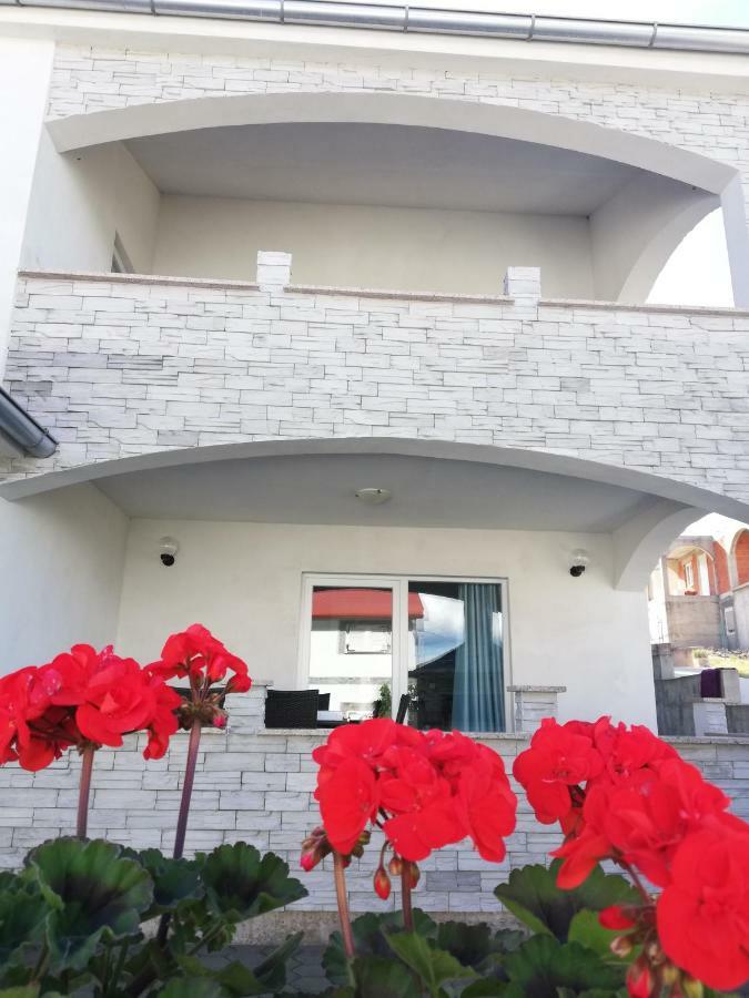 Apartment Tina Rogoznica  Esterno foto